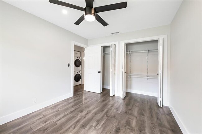 Building Photo - 3701 Arelia Dr