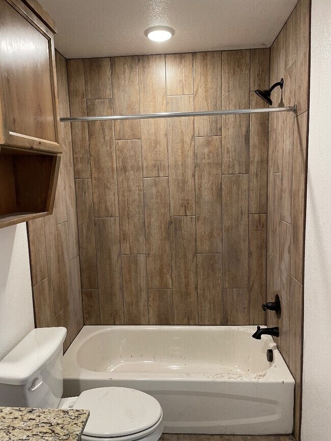Building Photo - 2420 Duntov Dr
