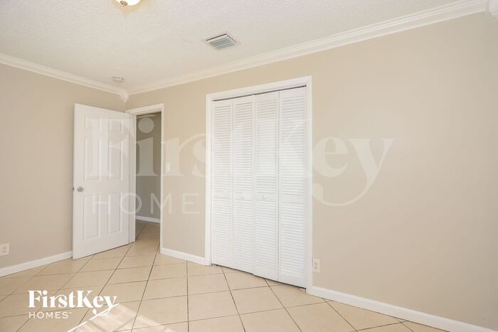 Building Photo - 1520 SW 68th Way