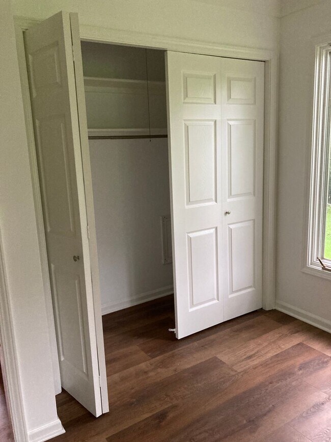 Building Photo - Beautiful Home on the Maumee River