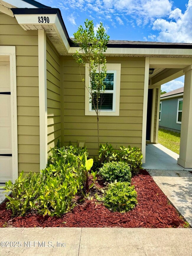 Building Photo - 8390 Meadow Walk Ln