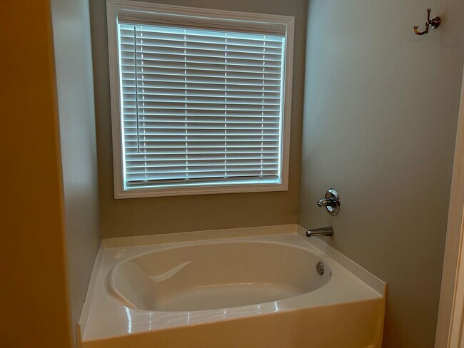 Building Photo - 287 Waystation