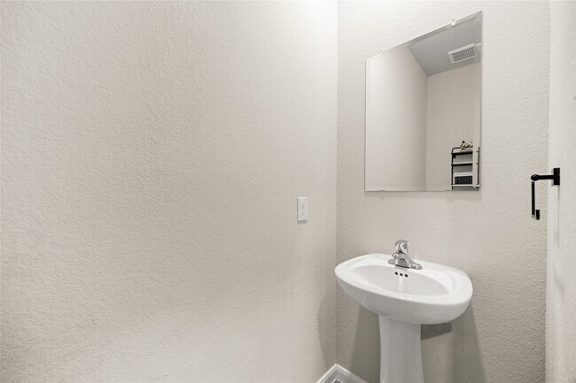 Building Photo - 5347 Sunny Ray Dr