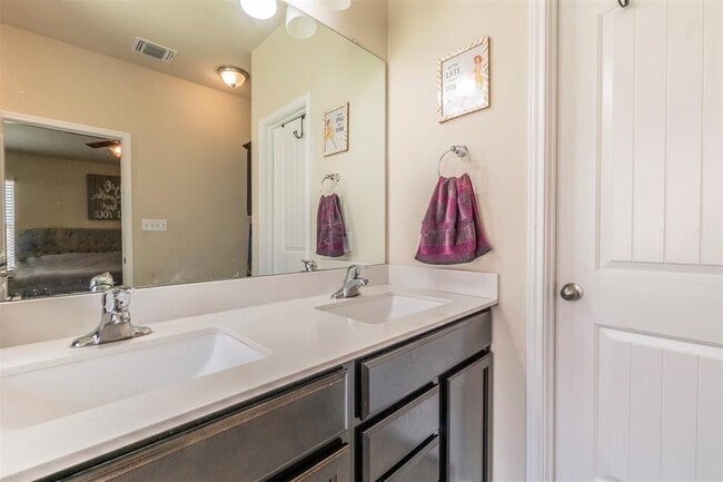 Building Photo - 205 Pepper Mill Loop