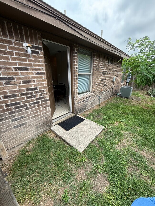 Unit D: Back Door - 302 W Amy Dr