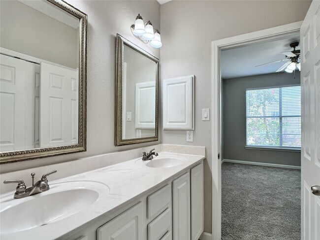 Building Photo - 12707 Boheme Dr