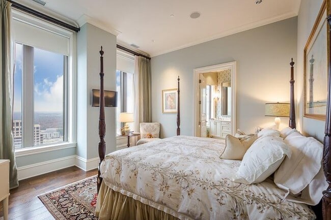 Building Photo - 3376 Peachtree Rd NE