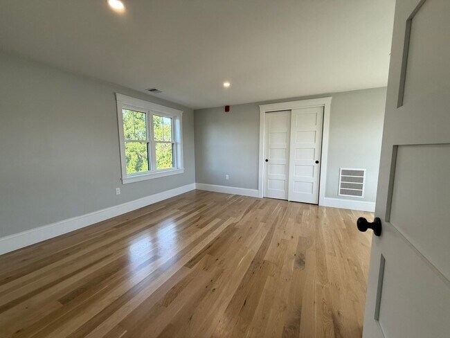 Building Photo - 95 Grant St