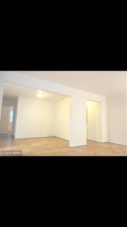 Building Photo - 876 College Pkwy