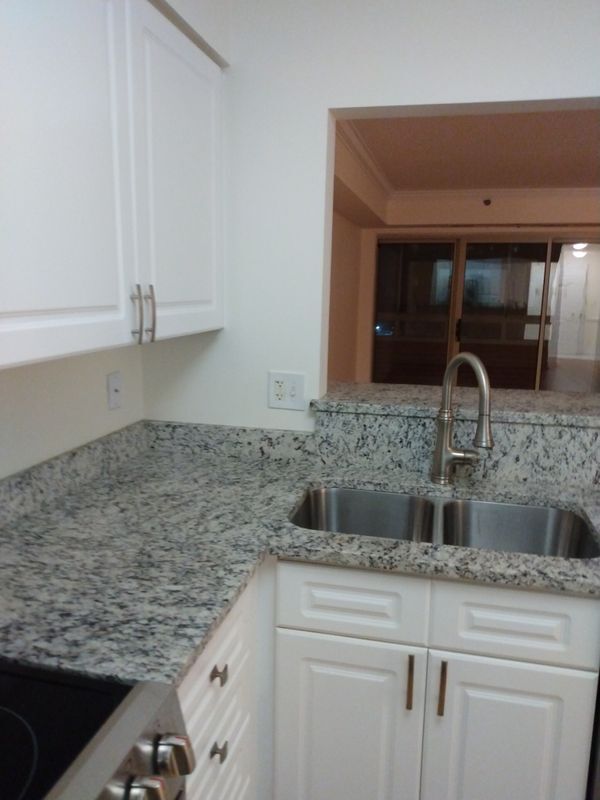 Building Photo - 2121 Jamieson Ave