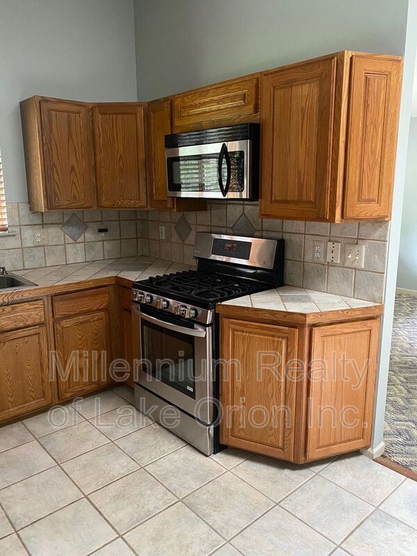 Building Photo - 2493 S Ortonville Rd