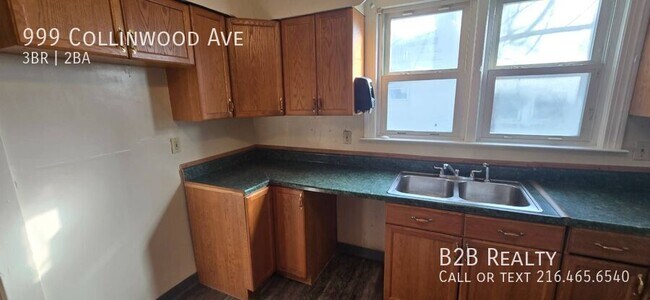 Building Photo - 999 Collinwood Ave