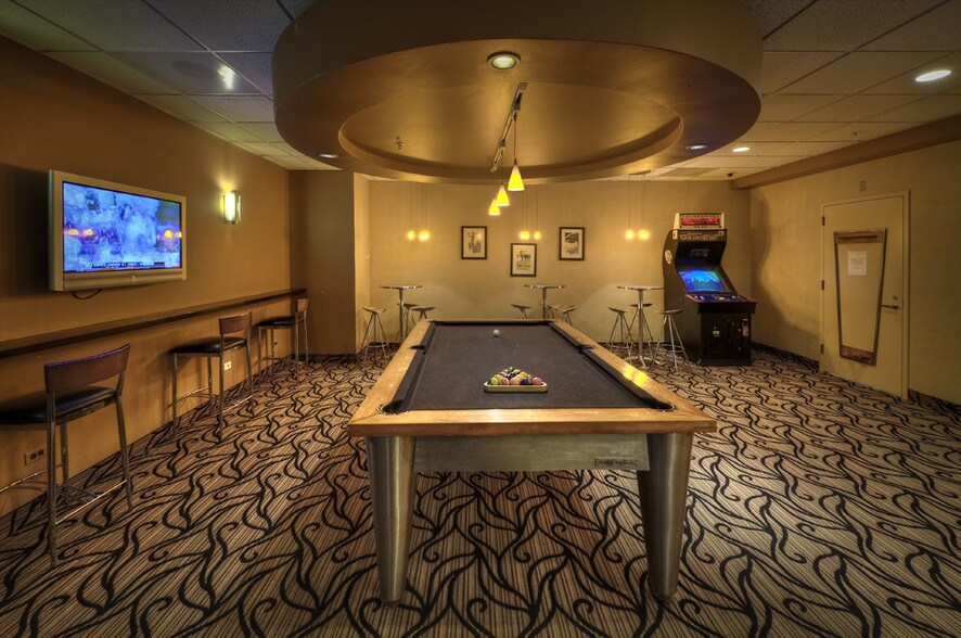 Building Photo - 545 N Dearborn St