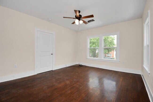 Building Photo - 2622 Rosedale St