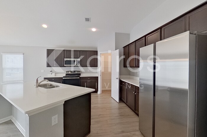 Building Photo - 18 Carrollton Dr