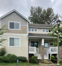 Building Photo - Huntington Duplex