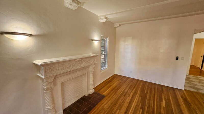 Building Photo - 355 Cochran Ave