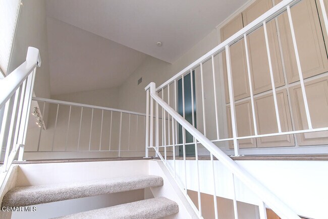 Building Photo - 1074 Elfstone Ct