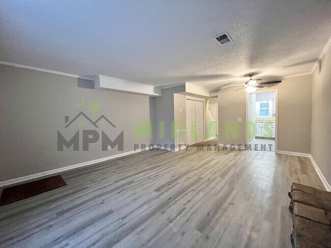 Building Photo - 204 S Cromwell St