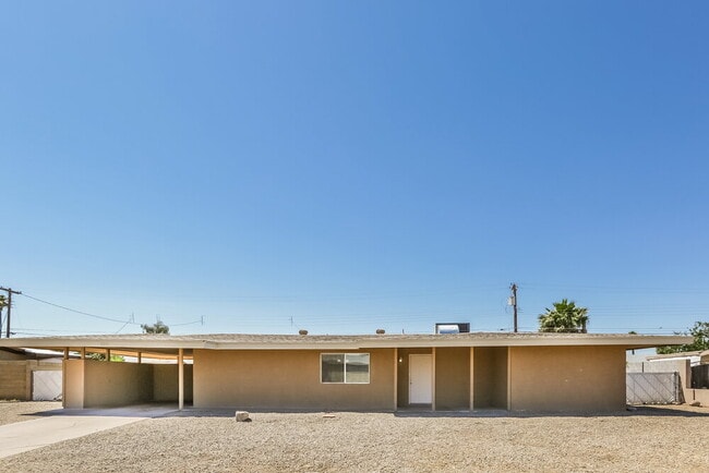 Building Photo - 6017 W Orange Dr