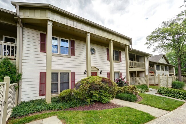 Primary Photo - Beautiful 2-Bedroom 2-Bathroom Condo with ...