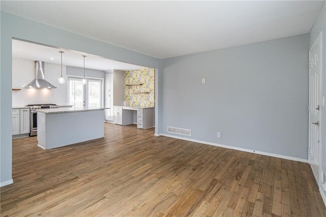 Building Photo - 1660 White Oak Way