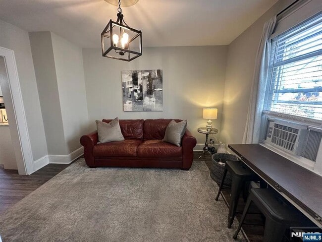 Building Photo - 52 Delafield Ave