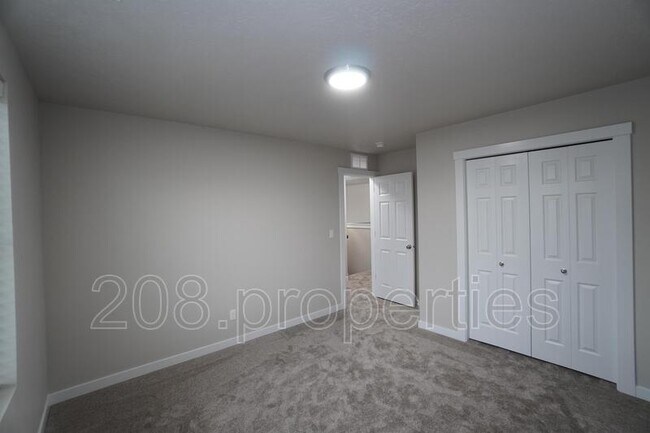 Building Photo - 13776 S Piano Ave