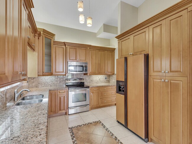 Building Photo - 7747 Villa Nova Dr