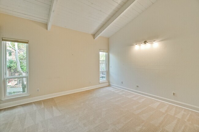 Building Photo - 3 bedroom 2 bath Townhome - Greenmeadow Neighborhood Palo Alto!  $6800
