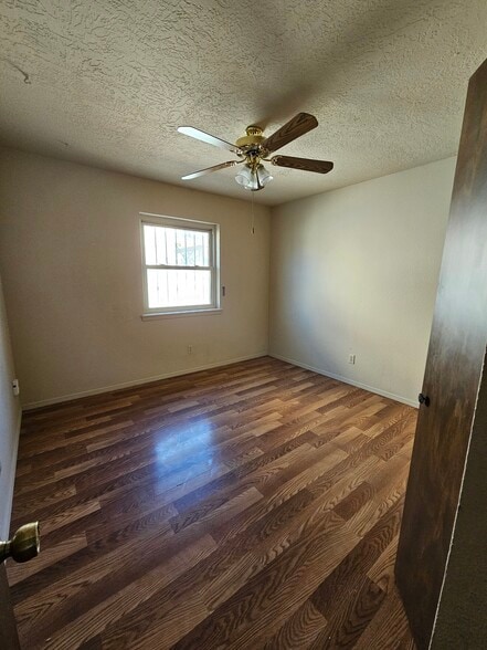 2nd bedroom - 1556 Common Dr