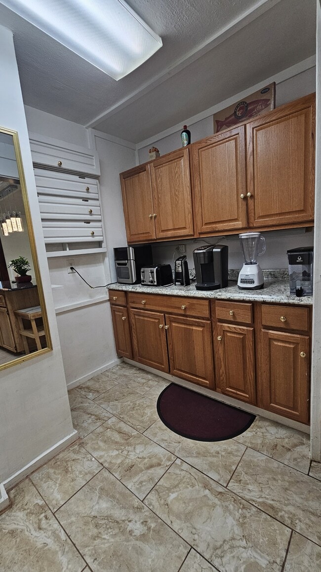 Building Photo - 2216 Dean Dr