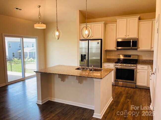 Building Photo - 4534 Dover Ct