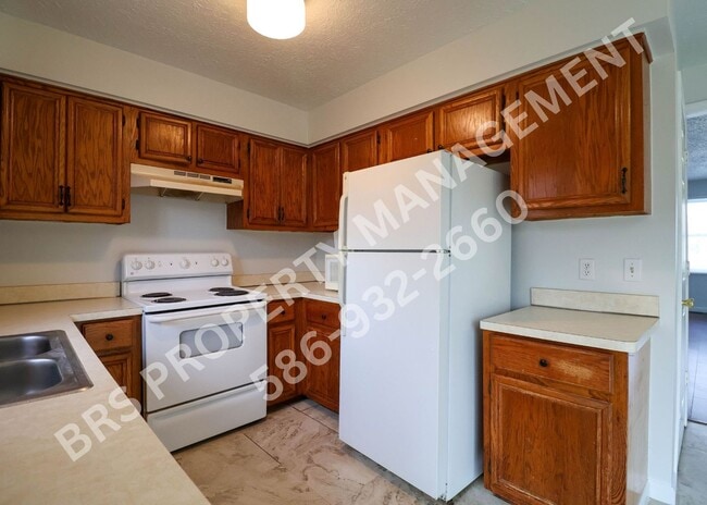 Building Photo - Shelby Township Duplex