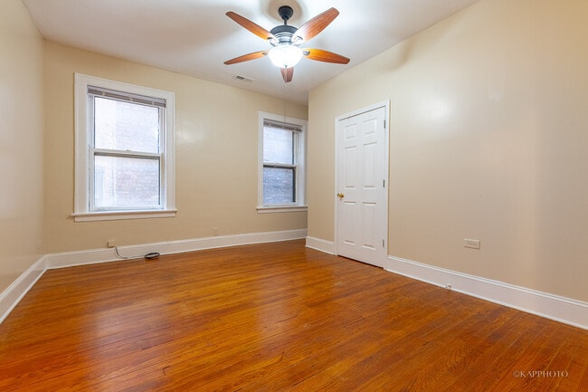 Building Photo - 6819 S Ridgeland Ave