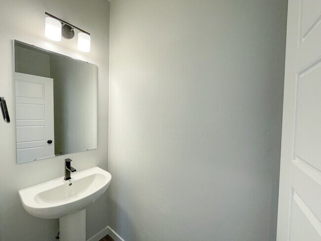 Building Photo - 4403 N Magical Crk Ave