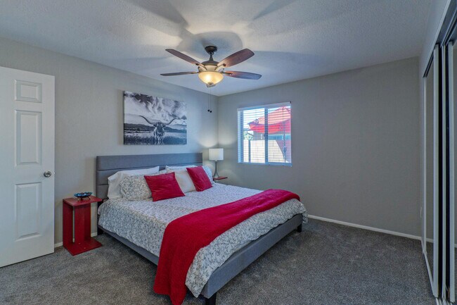 Building Photo - 3402 N 32nd St