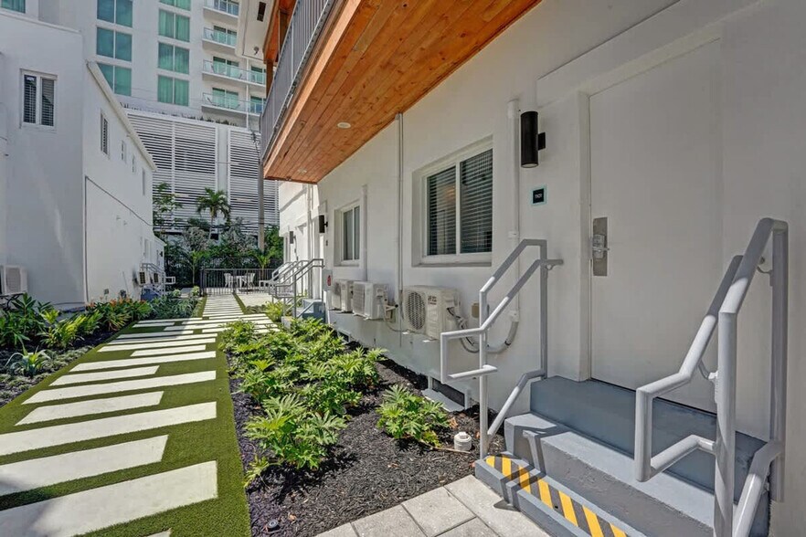 Building Photo - 3020 Seville St