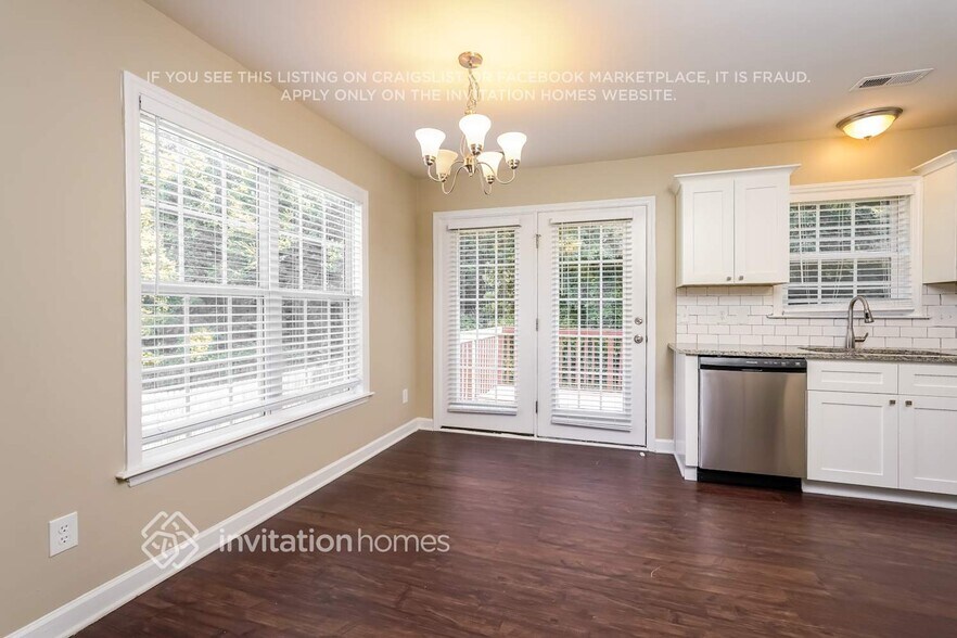 Building Photo - 2741 Bridgeport Dr