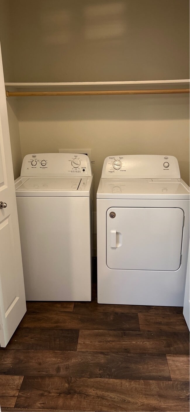 Building Photo - 2019 Locust St