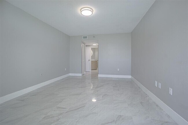Building Photo - 2333 Feather Sound Dr