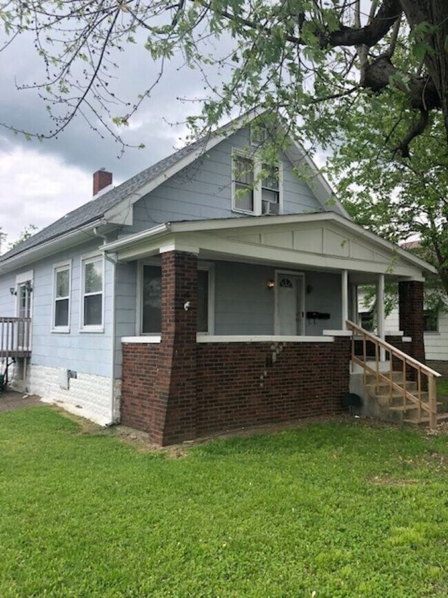 Primary Photo - 3302 Kratzville Rd