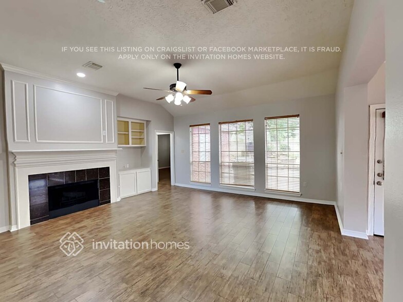 Building Photo - 12707 Wilbury Park