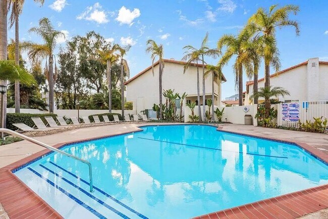 Building Photo - Super Spacious 2-Bedroom 2.5-Bathroom La Jolla UTC Townhome with 2-car garage