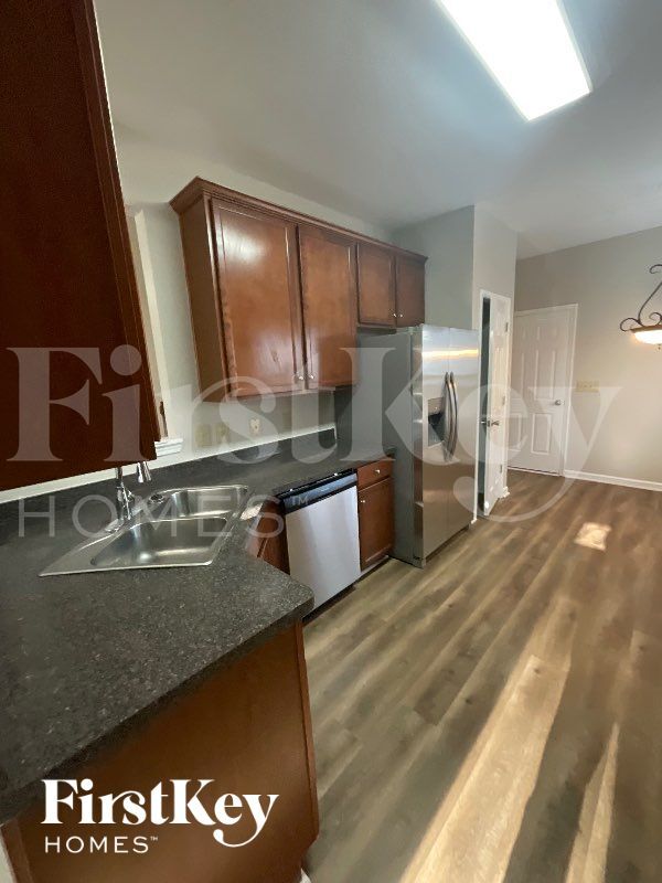 Building Photo - 2432 Wingfield Dr SW