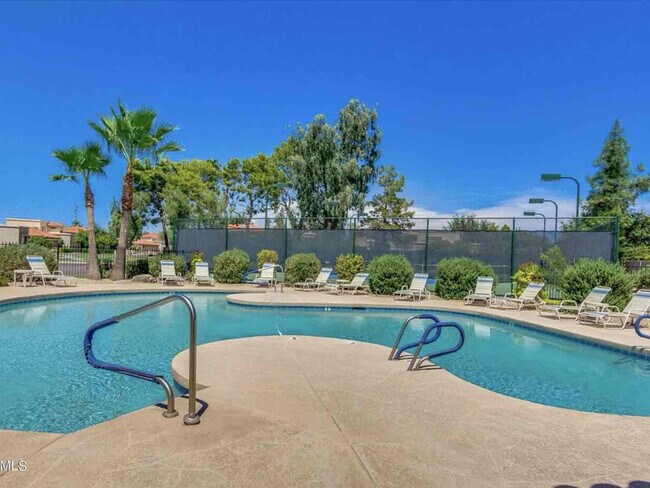 Building Photo - 6583 N 79th Pl