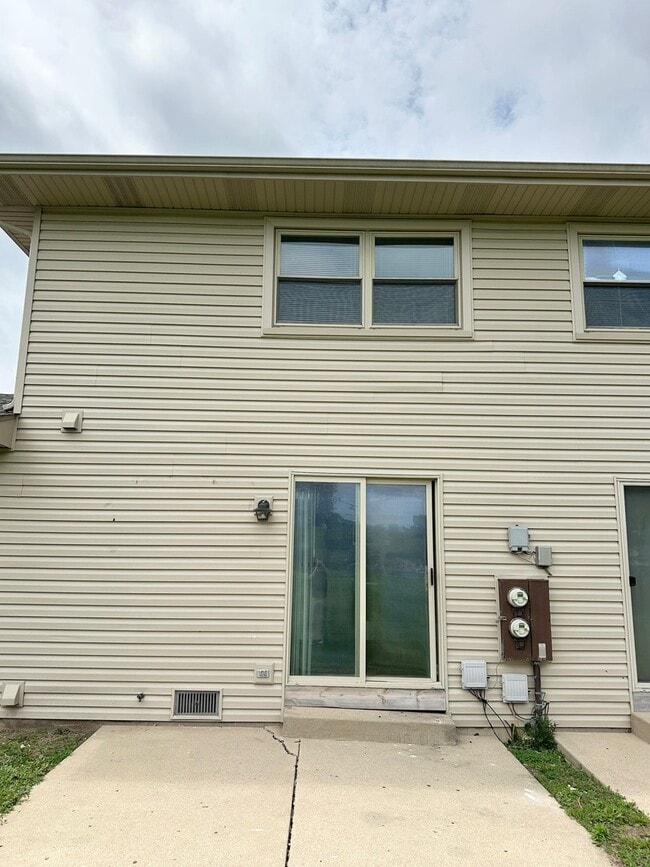 Building Photo - 2030 Kevin Dr