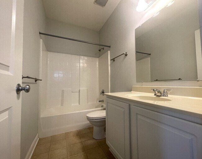 Building Photo - 5597 Lantos Rd