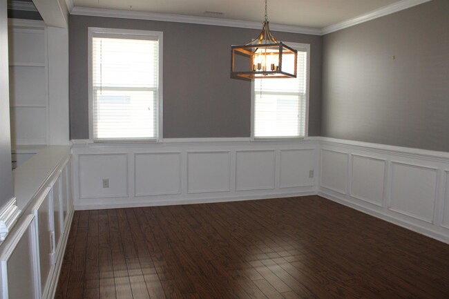 Building Photo - 217 Edgecroft Way