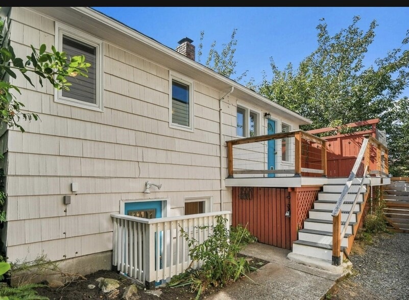 Building Photo - 9118 Linden Ave N